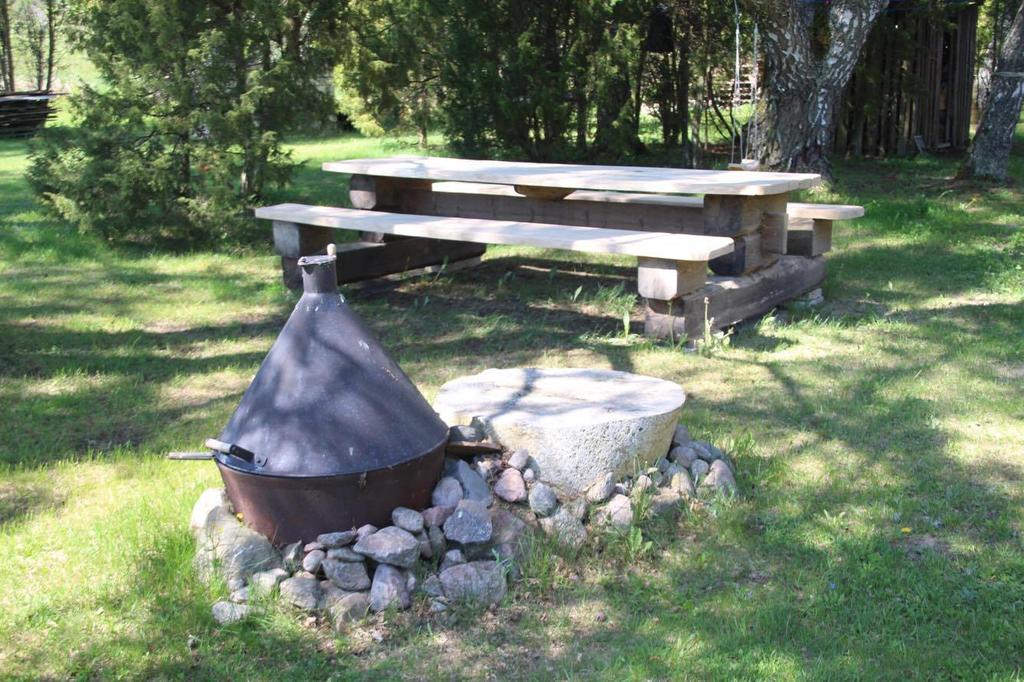 Ala-Laugu Holiday Home Leisi Eksteriør billede