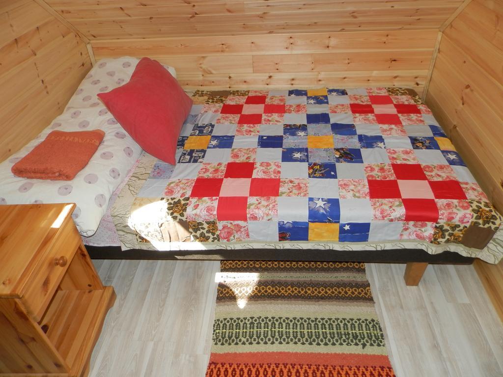 Ala-Laugu Holiday Home Leisi Eksteriør billede